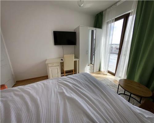 Penthouse 3 camere, S 70 mp + terasa, Între Lacuri.