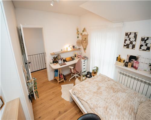 Casa tip Duplex, 5 camere, Lux, Cartierul Europa.