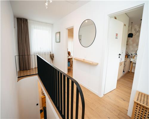 Casa tip Duplex, 5 camere, Lux, Cartierul Europa.