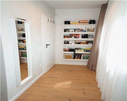 Casa tip Duplex, 5 camere, Lux, Cartierul Europa.
