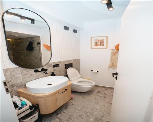 Casa tip Duplex, 5 camere, Lux, Cartierul Europa.