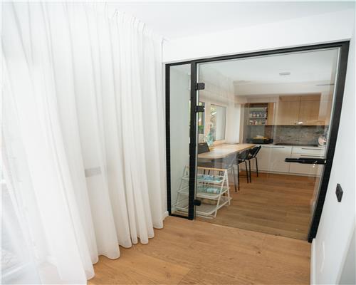 Casa tip Duplex, 5 camere, Lux, Cartierul Europa.