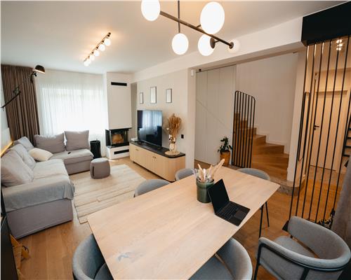 Casa tip Duplex, 5 camere, Lux, Cartierul Europa.