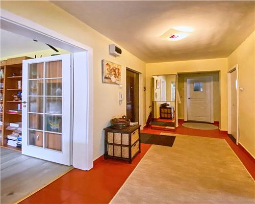 Apartament 3 camere, decomandat, mobilat, utilat, Zorilor.