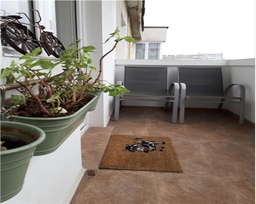 Apartament 3 camere, decomandat, mobilat, utilat, Titulescu.