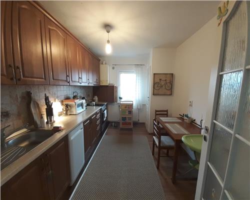 Apartament 3 camere, decomandat, mobilat, utilat, Titulescu.