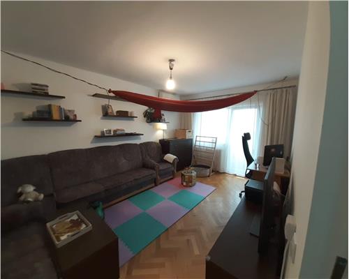 Apartament 3 camere, decomandat, mobilat, utilat, Titulescu.