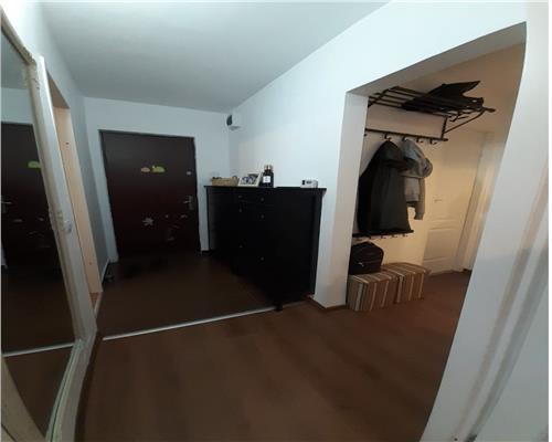 Apartament 3 camere, decomandat, mobilat, utilat, Titulescu.