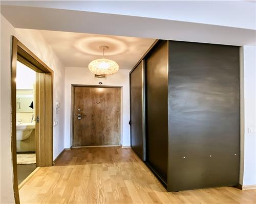 Apartament 2 camere, bloc nou, parcare, Europa.