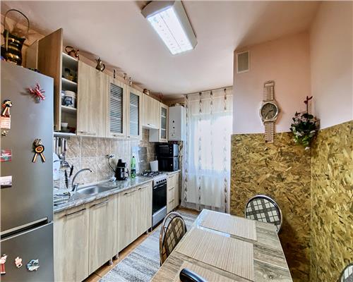 Apartament 3 camere, 2 bai, decomandat, str. Observatorului