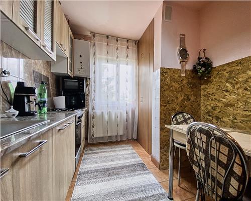 Apartament 3 camere, 2 bai, decomandat, str. Observatorului