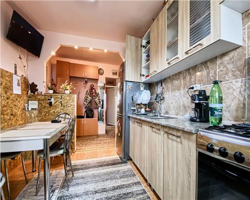 Apartament 3 camere, 2 bai, decomandat, str. Observatorului