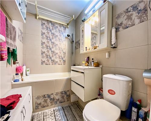 Apartament 3 camere, 2 bai, decomandat, str. Observatorului