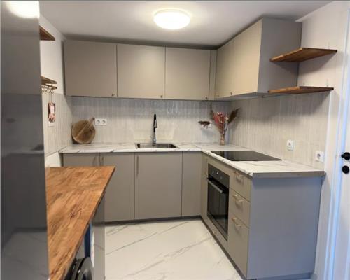 Apartament 2 camere, decomandat, Intre Lacuri.