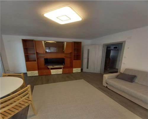 Apartament 2 camere, decomandat, zona Centrala.