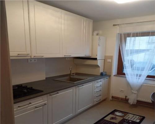 Apartament 2 camere, decomandat, zona Centrala.