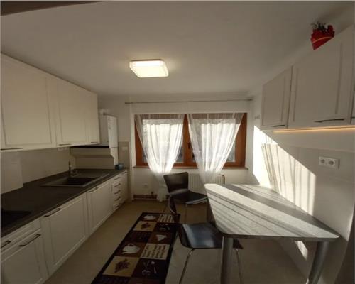 Apartament 2 camere, decomandat, zona Centrala.
