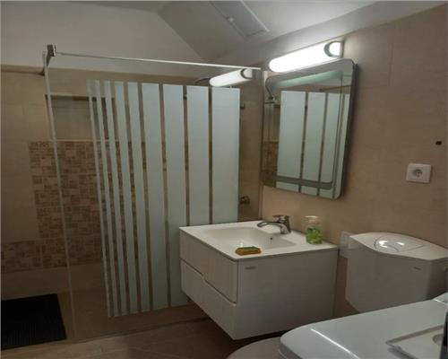 Apartament 2 camere, decomandat, zona Centrala.