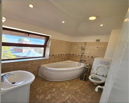 Apartament 2 camere, decomandat, 53 mp, zona  UMF.