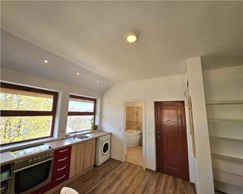 Apartament 2 camere, decomandat, 53 mp, zona  UMF.