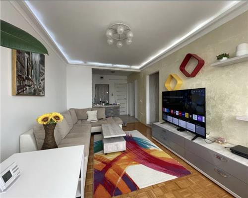 Apartament 3 camere, decomandat, zona centrala.