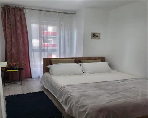 Apartament 2 camere, decomandat, zona Golden Tulip, Zorilor.