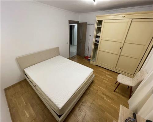Apartament 2 camere, decomandat, mobilat, Plopilor.
