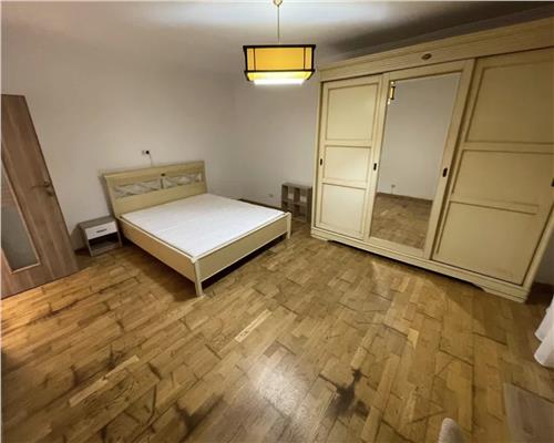 Apartament 2 camere, decomandat, mobilat, Plopilor.