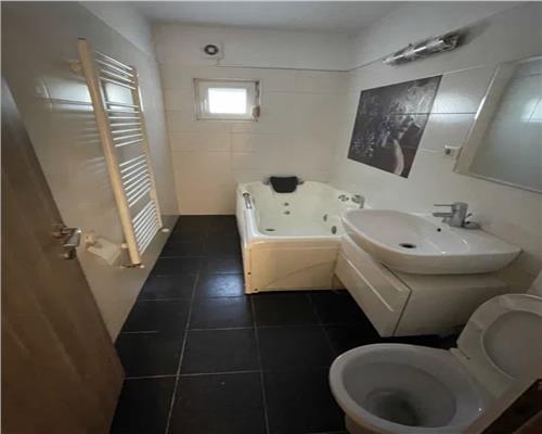 Apartament 2 camere, decomandat, mobilat, Plopilor.