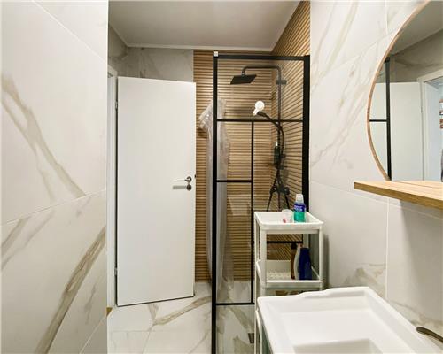 Apartament 3 camere, S85mp+15 mp terasa, 2 parcari, str. Decebal