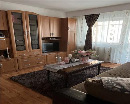 Apartament 2 camere, decomandat, Între Lacuri.