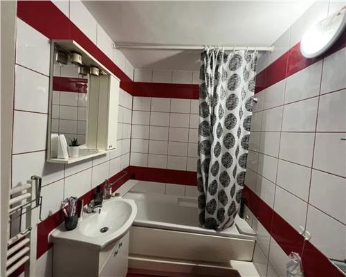 Apartament 2 camere, decomandat, Între Lacuri.