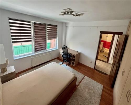 Apartament 2 camere, decomandat, parcare, Borhanci.