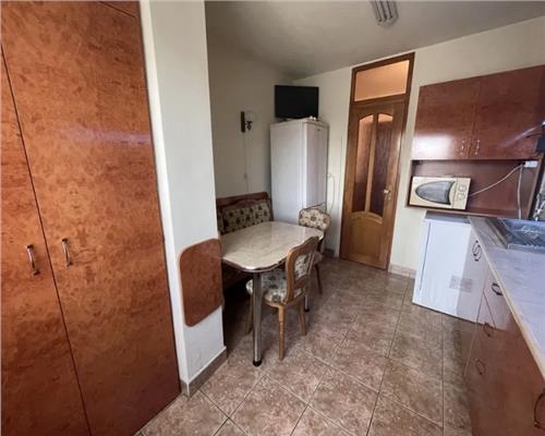 Apartament 2 camere, decomandat, Zorilor, zona Golden Tulip.