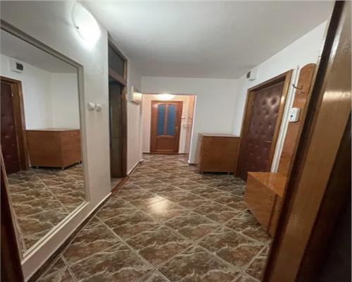 Apartament 2 camere, decomandat, Zorilor, zona Golden Tulip.