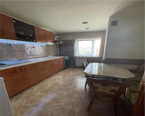 Apartament 2 camere, decomandat, Zorilor, zona Golden Tulip.