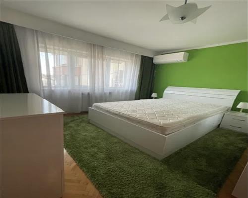 Apartament 2 camere, decomandat, Zorilor, zona Golden Tulip.