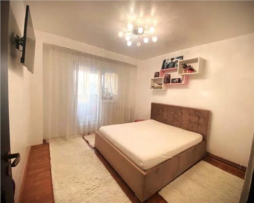 Apartament 2 camere, decomandat, Zona Iulius Mall.