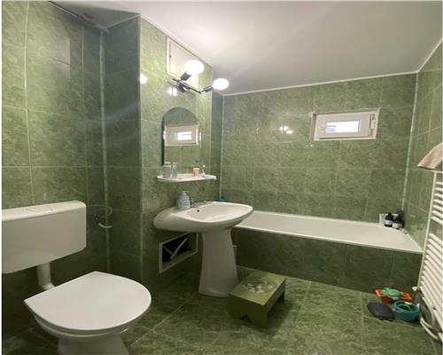 Apartament 4 camere, S 77 mp, decomandat, mobilat, Zorilor.