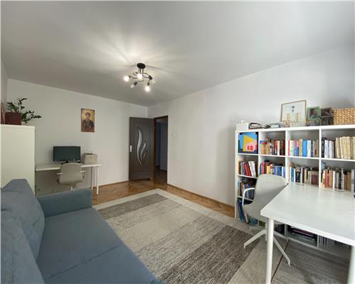 Apartament 4 camere, S 77 mp, decomandat, mobilat, Zorilor.