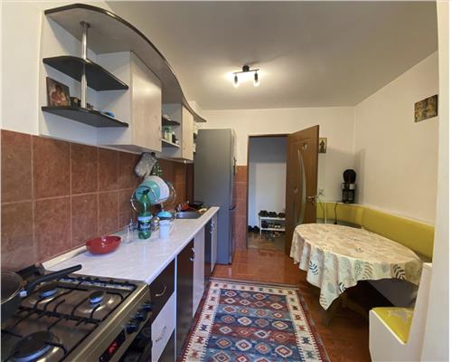 Apartament 4 camere, S 77 mp, decomandat, mobilat, Zorilor.