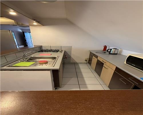 Apartament 4 camere, decomandat, terasa, Andrei Muresanu.