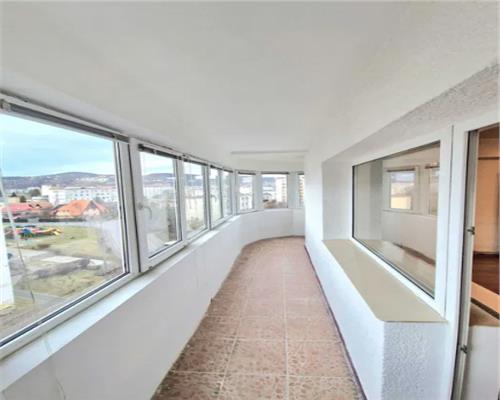 Apartament 2 camere, decomandat, Manastur, Zona Plopilor.