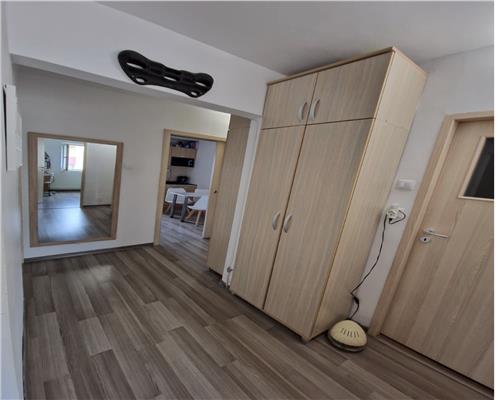 Apartament 3 camere, decomandat, garaj individual, Zorilor.
