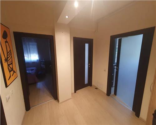 Apartament 2 camere, decomandat, zona Calea Turzii.