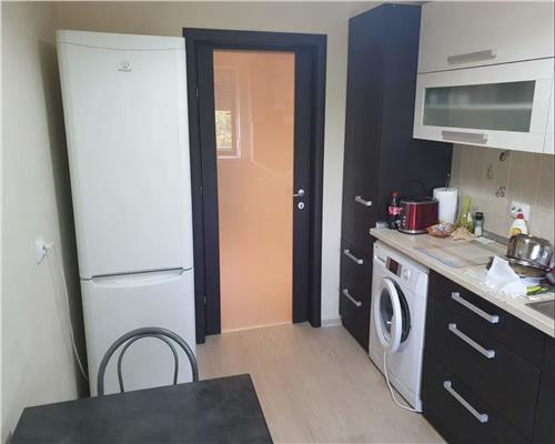 Apartament 2 camere, decomandat, zona Calea Turzii.