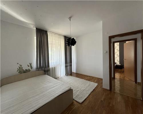 Apartament 4 camere, S 160 mp, Andrei Muresanu.