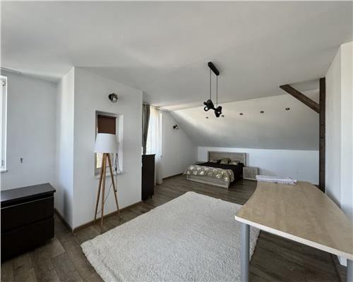 Apartament 4 camere, S 160 mp, Andrei Muresanu.