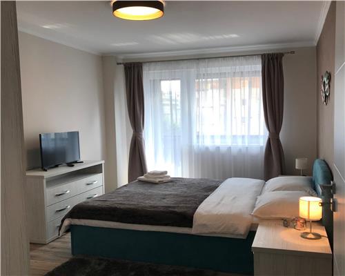 Apartament 3 camere, bloc nou, parcare, zona Platinia.