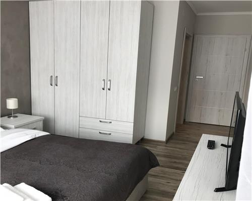 Apartament 3 camere, bloc nou, parcare, zona Platinia.